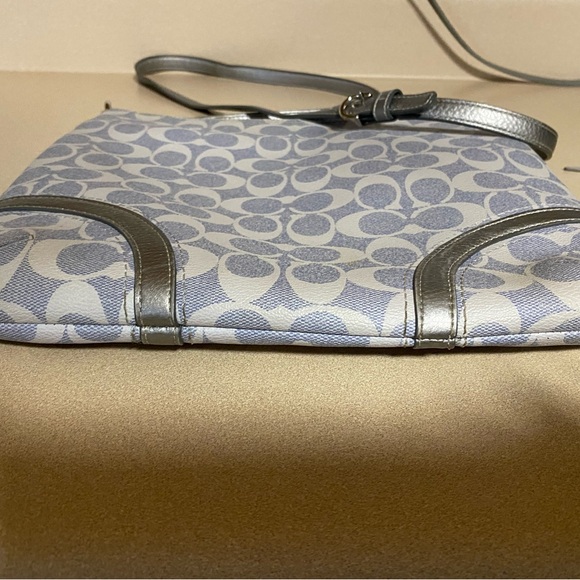 Coach purse - Picture 5 of 10